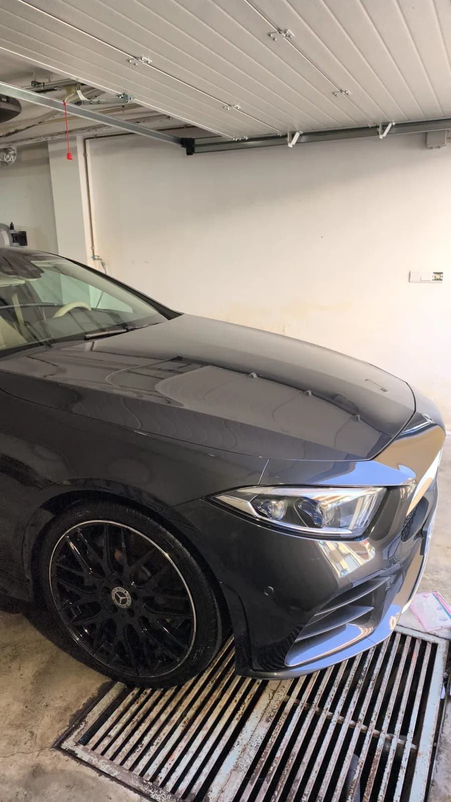 Mercedes CLS en tres cuartos con la carrocería detallada